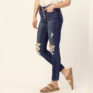 🆕 Judy Blue Hi Rise Button Fly Destroyed Skinny Jean